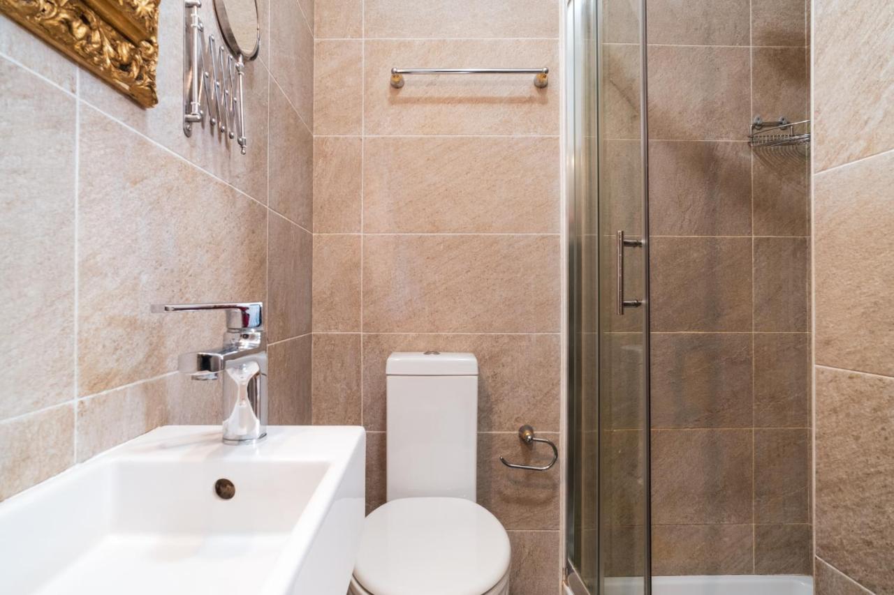 Golden Rooms Piazza Di Spagna Рим Экстерьер фото