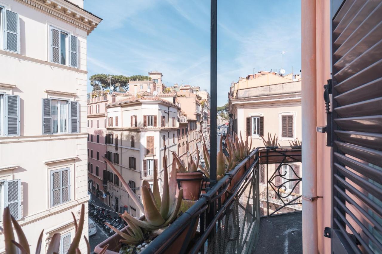 Golden Rooms Piazza Di Spagna Рим Экстерьер фото