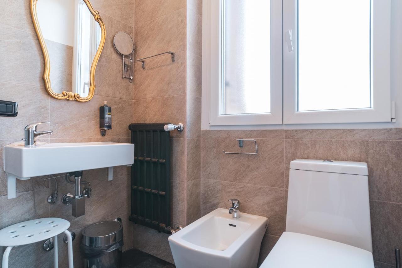 Golden Rooms Piazza Di Spagna Рим Экстерьер фото